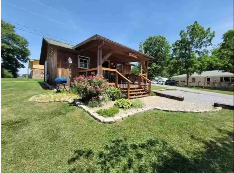 Cozy Cabin Walking Distance To Parkway! Pigeon Forge Eksteriør billede