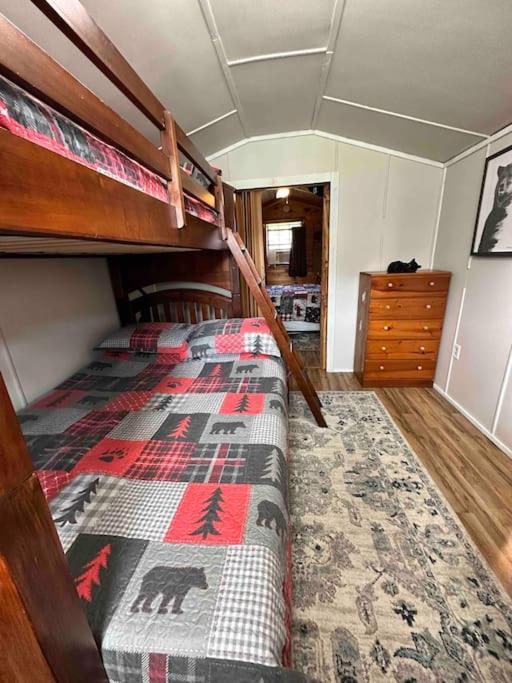 Cozy Cabin Walking Distance To Parkway! Pigeon Forge Eksteriør billede
