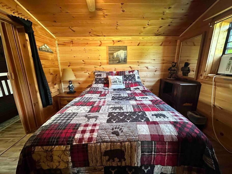 Cozy Cabin Walking Distance To Parkway! Pigeon Forge Eksteriør billede