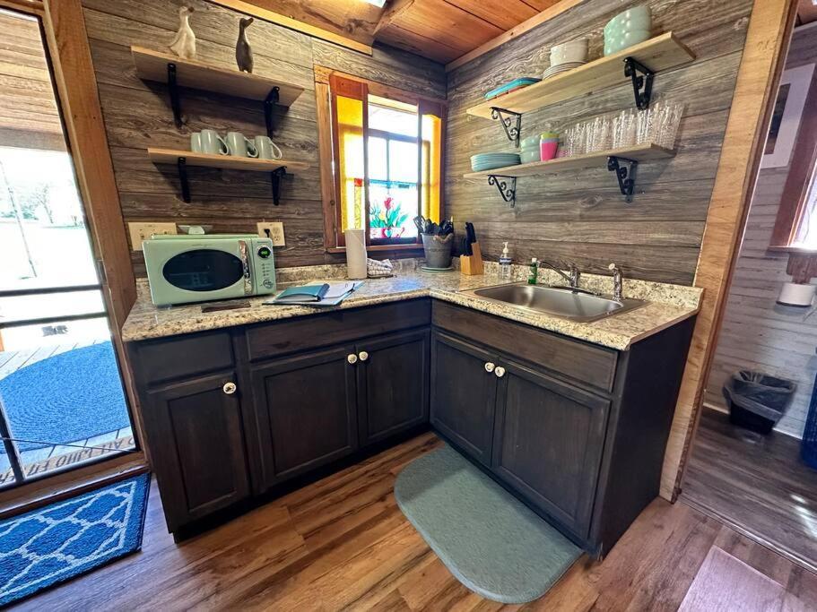 Cozy Cabin Walking Distance To Parkway! Pigeon Forge Eksteriør billede