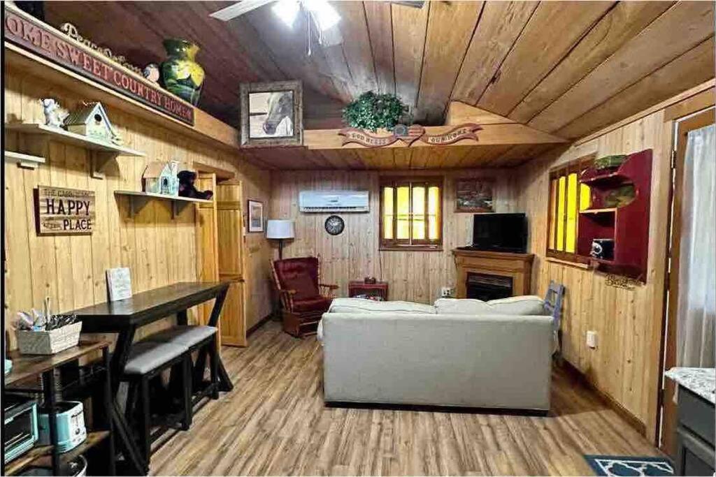 Cozy Cabin Walking Distance To Parkway! Pigeon Forge Eksteriør billede