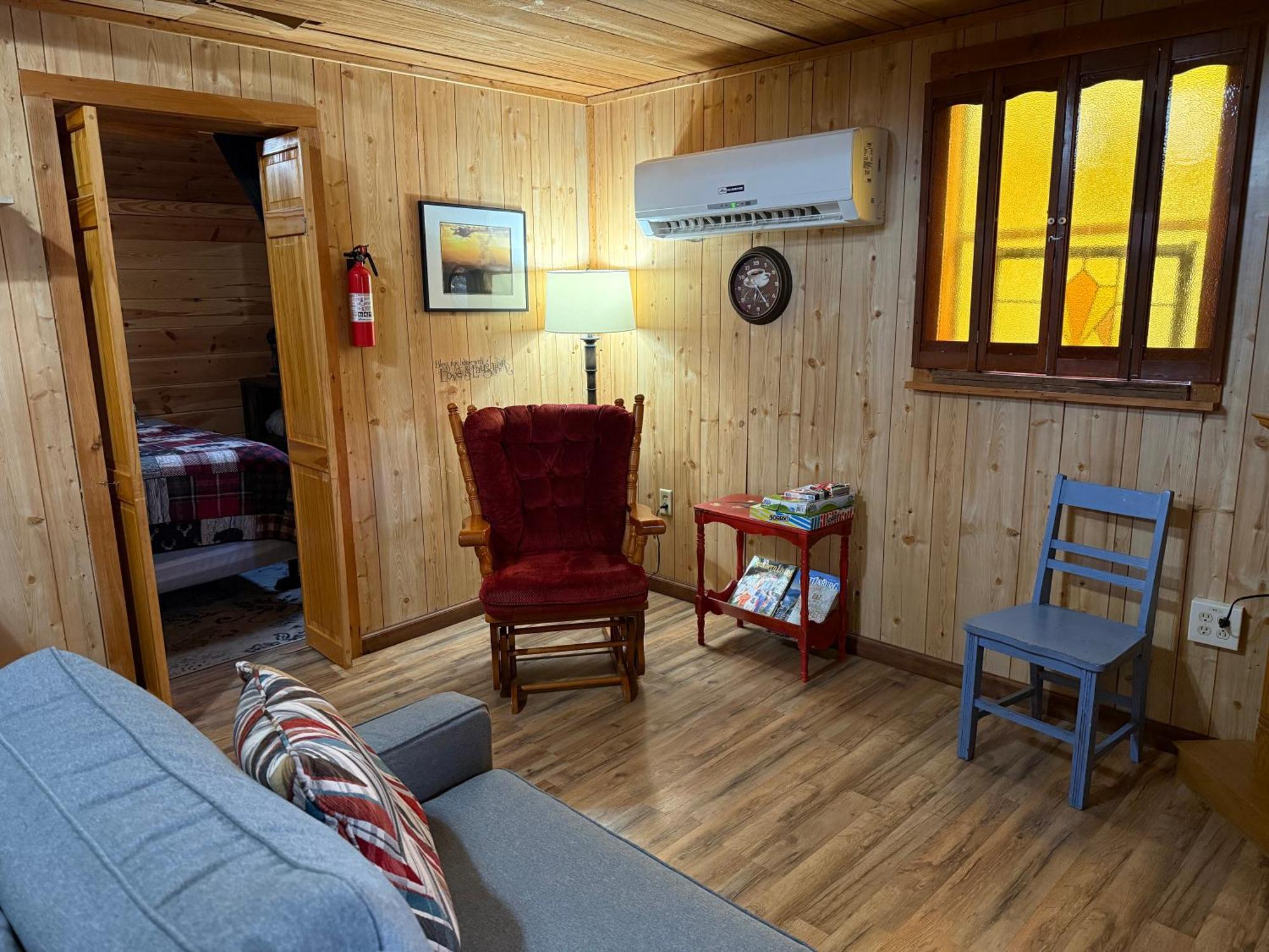 Cozy Cabin Walking Distance To Parkway! Pigeon Forge Eksteriør billede